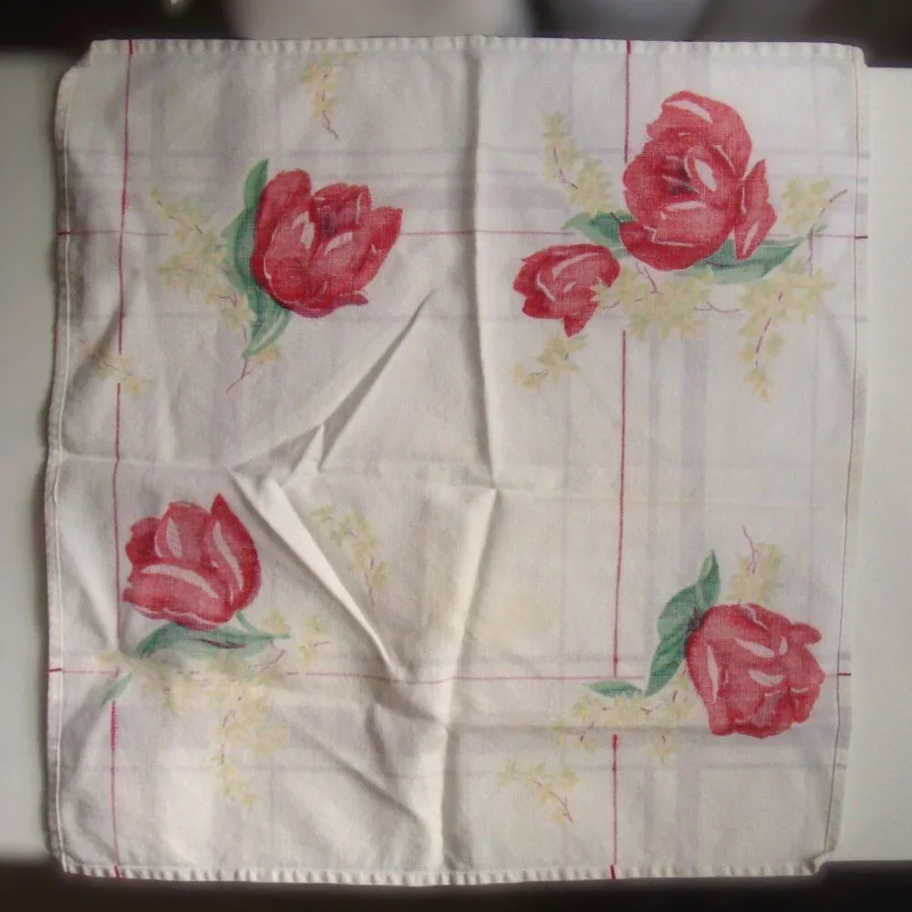 Set of 4 Red Tulip Flower Napkins Cotton &/or Linen Retro Vintage Spring Floral